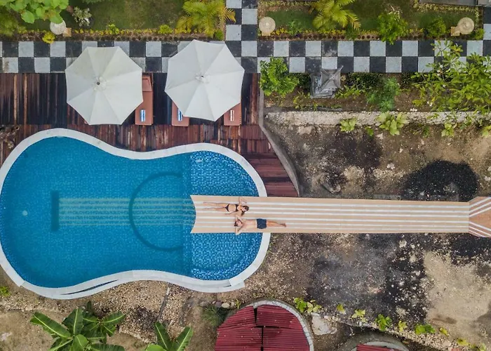 Kabeh Jati Garden Villa & Restaurant