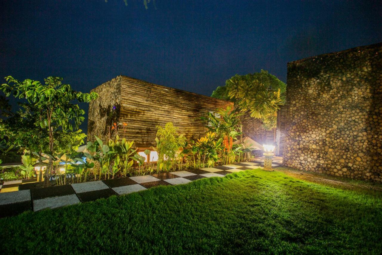 Kabeh Jati Garden & Restaurant